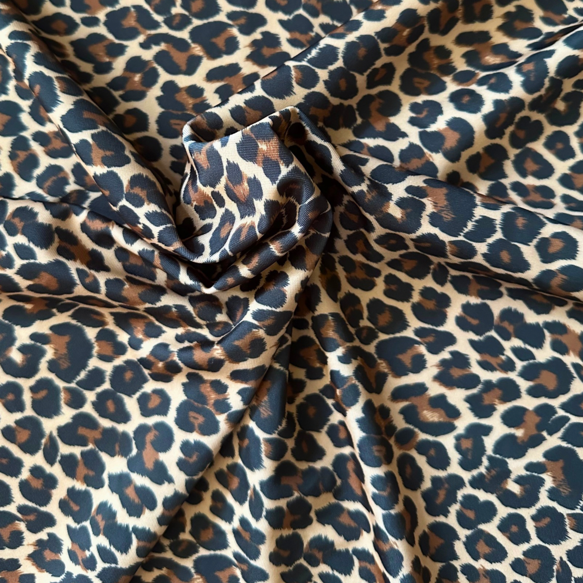 Leo - Posingsuit LIMITED